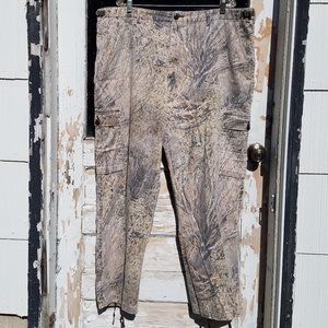 Cabela's Mossy Oak Brush Cargo Pants